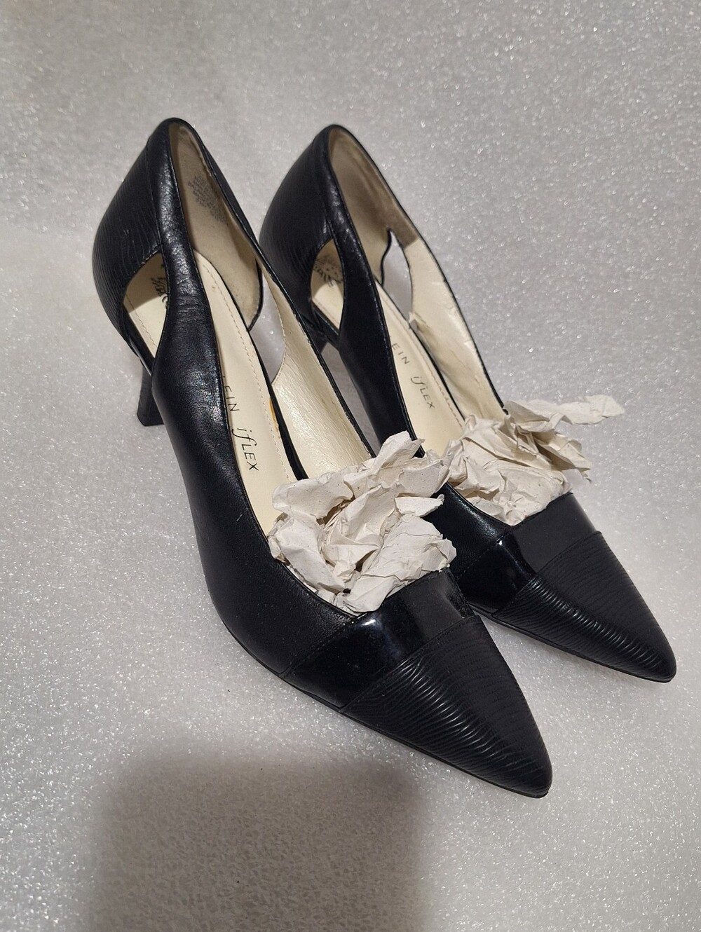 Anne Klein Black Pointed-Toe Mid Heel Pumps